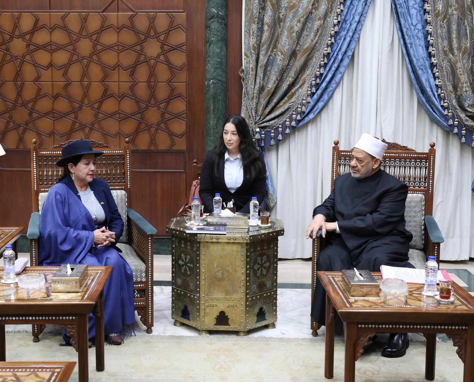 33d2b28f-63c0-44fe-8d0f-c50021a379d9