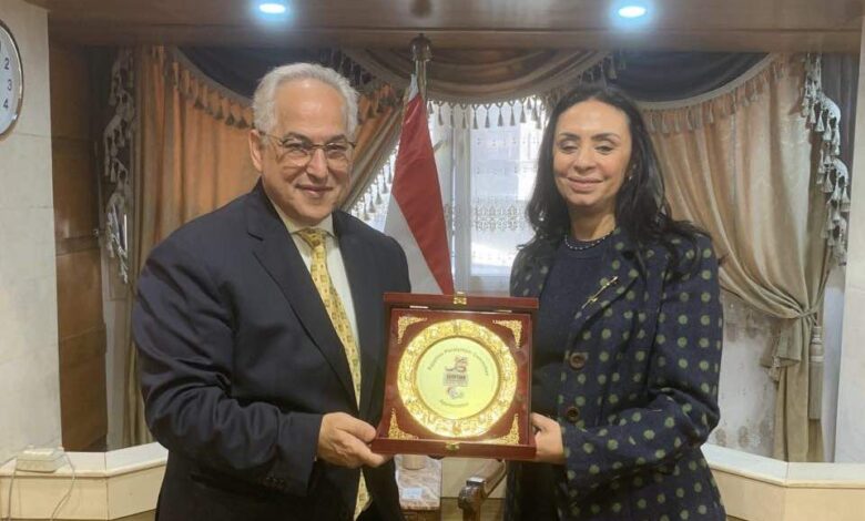 received_3865674630341279-780x470-1