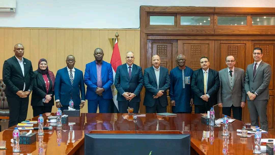 15649879646854165164