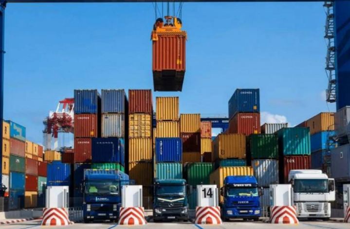 58854878985685448547748