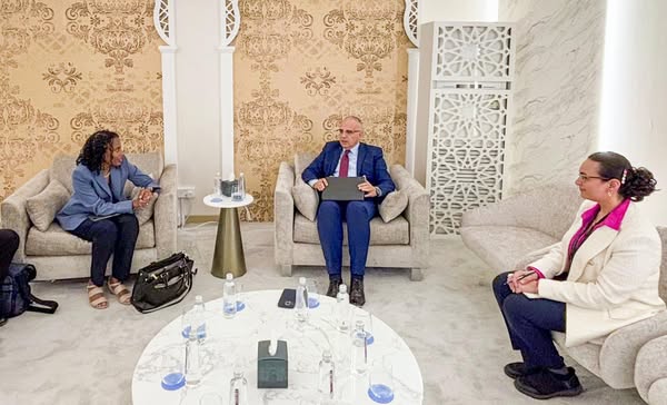 c976cbb6-26e0-4d29-9134-d3a3adba669a