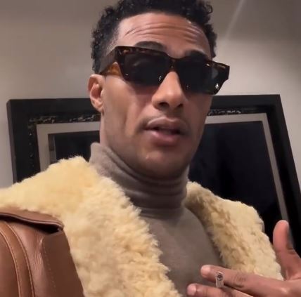 ryreuytur6t865889uyiu